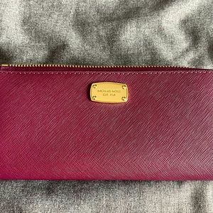 Michael Kors Zip Top Wallet NWOT DK Berry Color